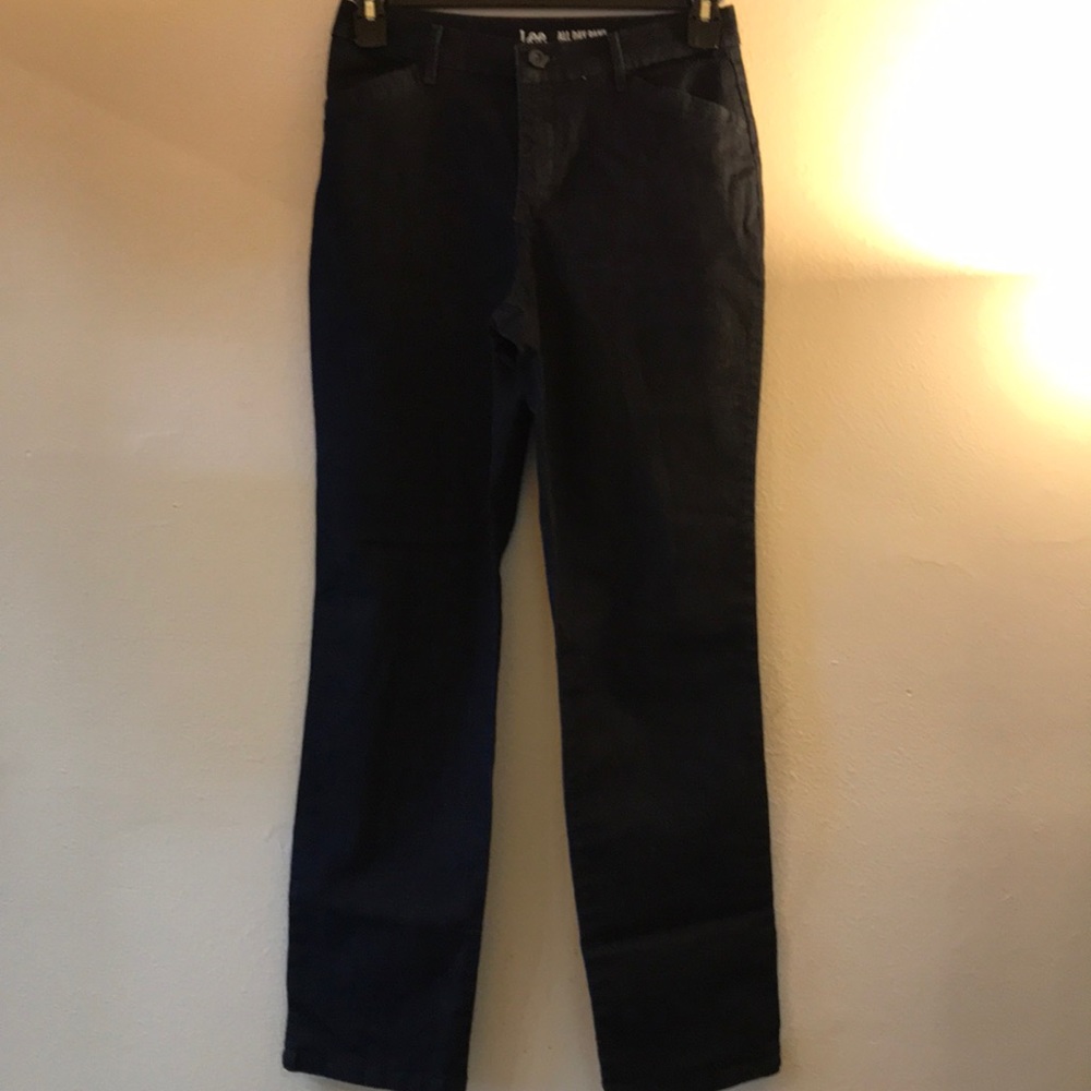 Lee Women’s Size 8 Medium Straight Leg Jeans
